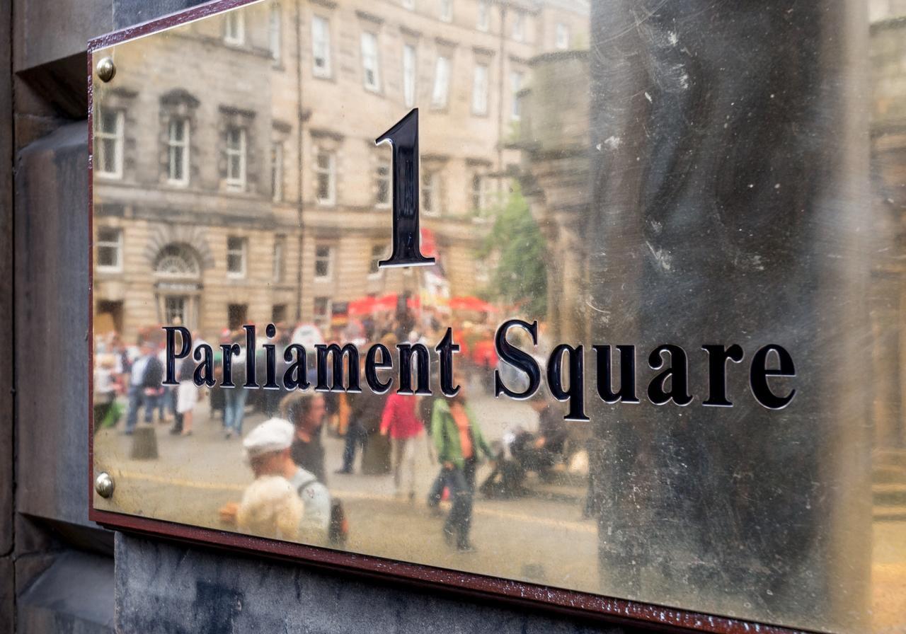 Апартаменты Parliament Sq Эдинбург Экстерьер фото